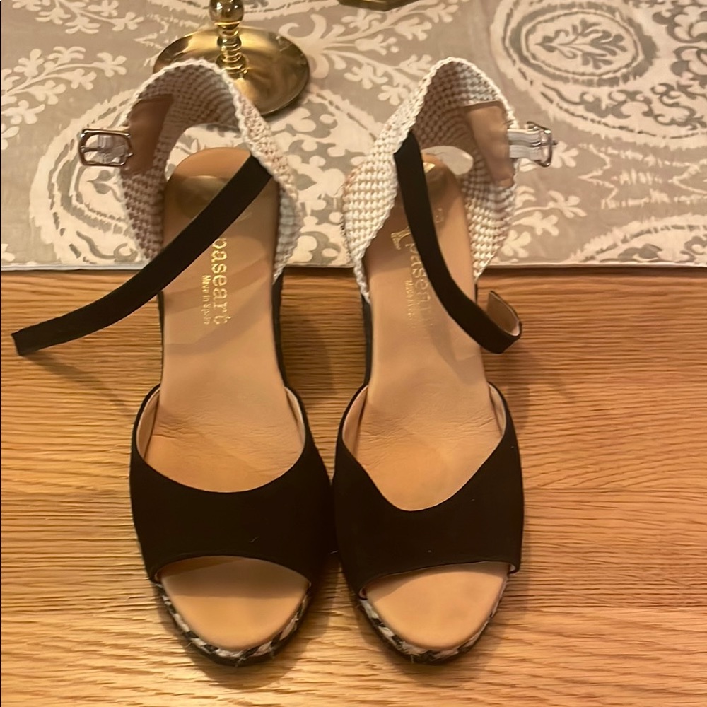 Unbranded Women's Black & White Wedge Sandals
